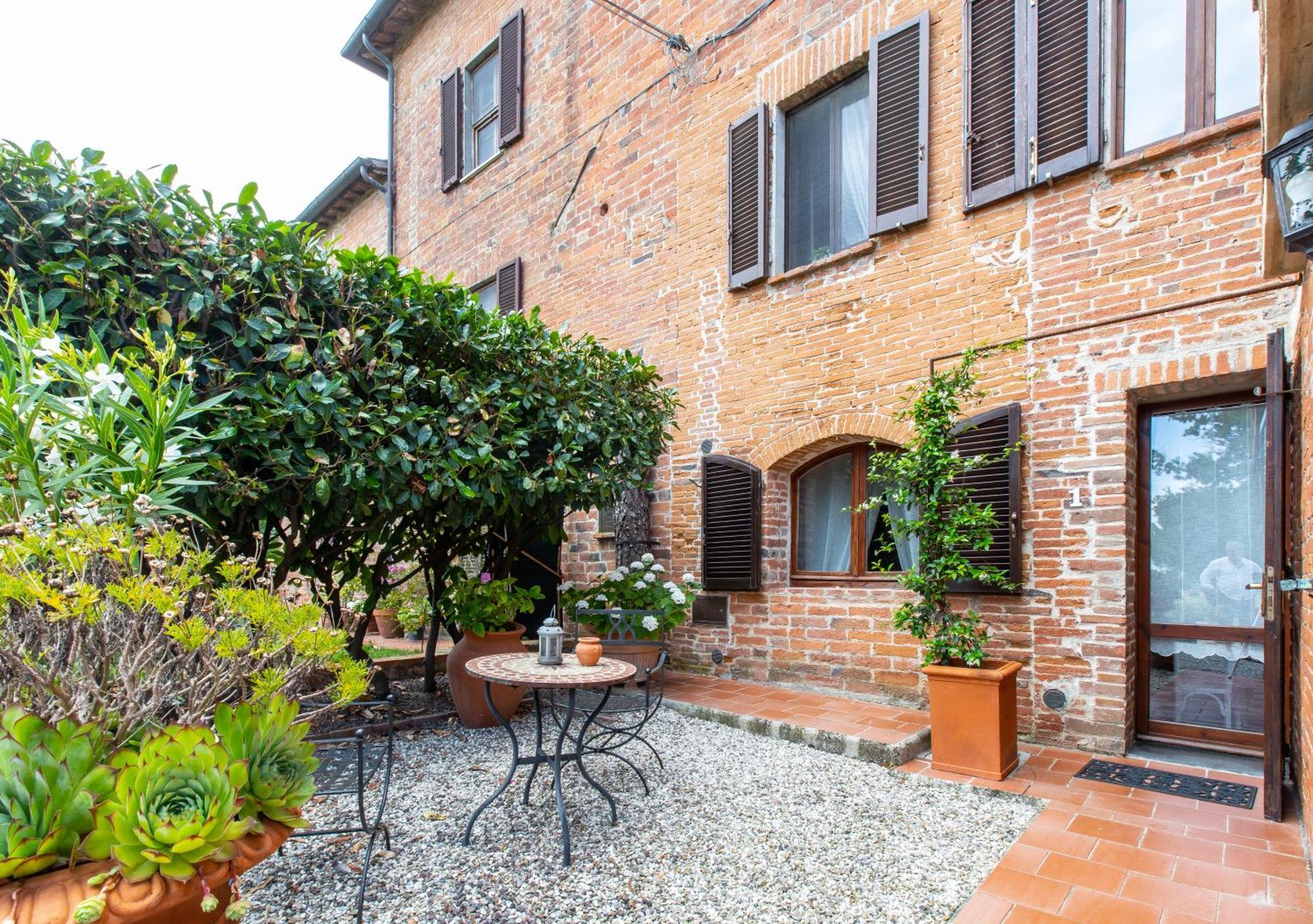Agriturismo Palazzo Val Del Sasso Villastrada  Eksteriør billede