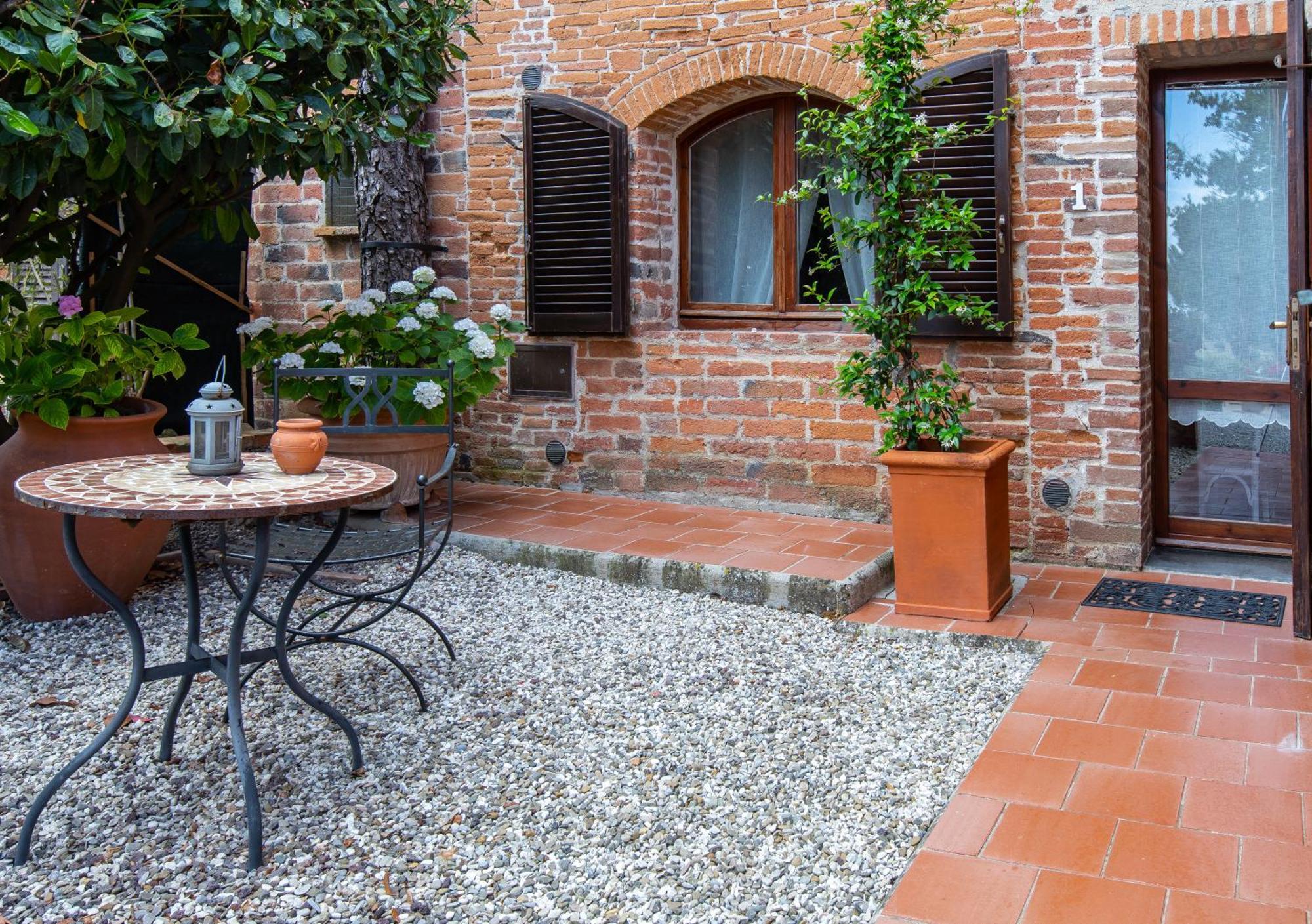 Agriturismo Palazzo Val Del Sasso Villastrada  Eksteriør billede